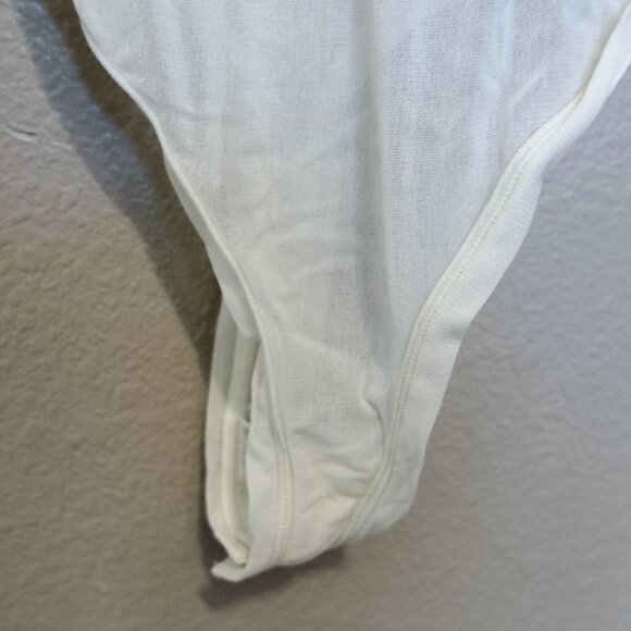 SKIMS Summer Mesh Bodysuit in Bone (Size M) - Picture 2 of 6